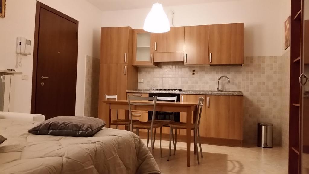 Bilocale Via Imola 4 Διαμέρισμα Βερόνα Εξωτερικό φωτογραφία
