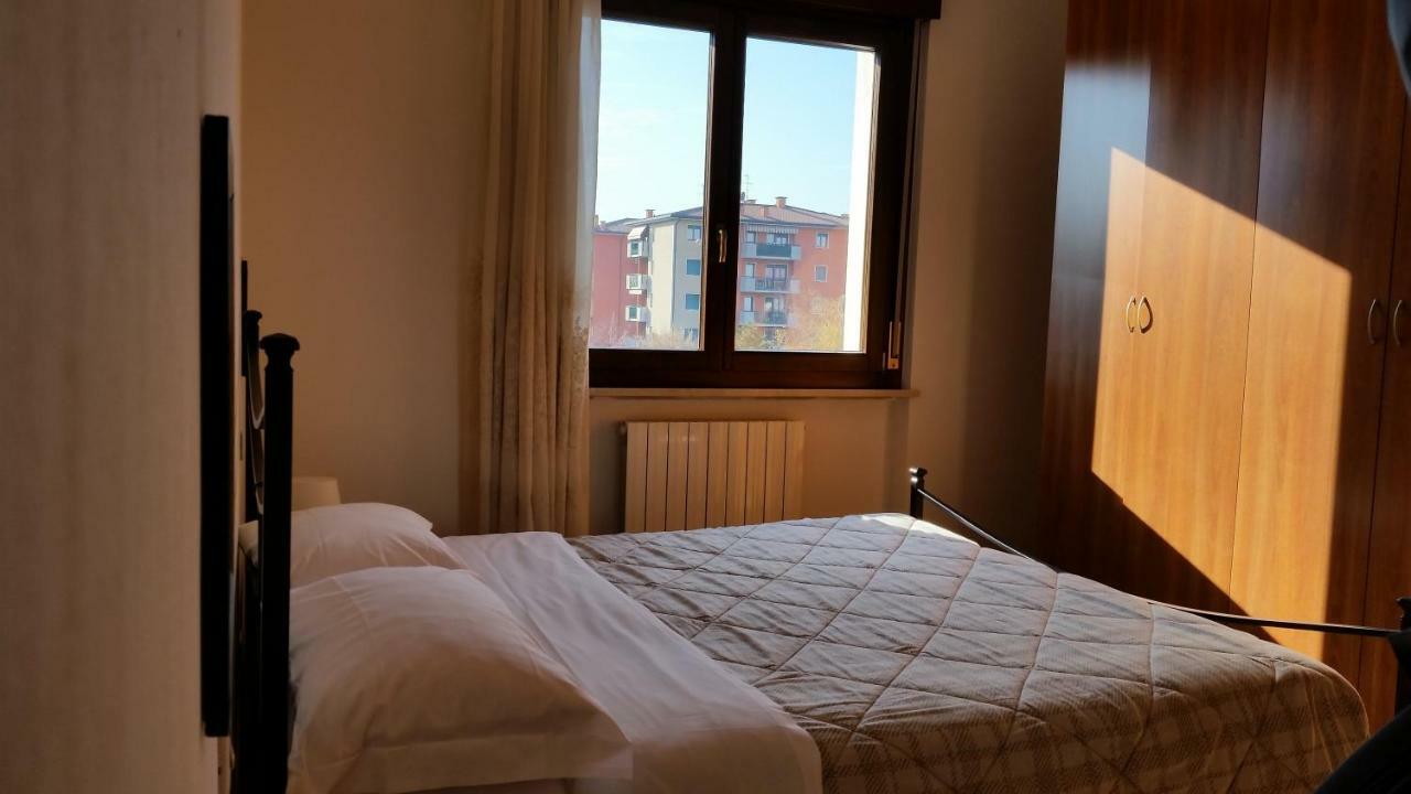 Bilocale Via Imola 4 Διαμέρισμα Βερόνα Εξωτερικό φωτογραφία