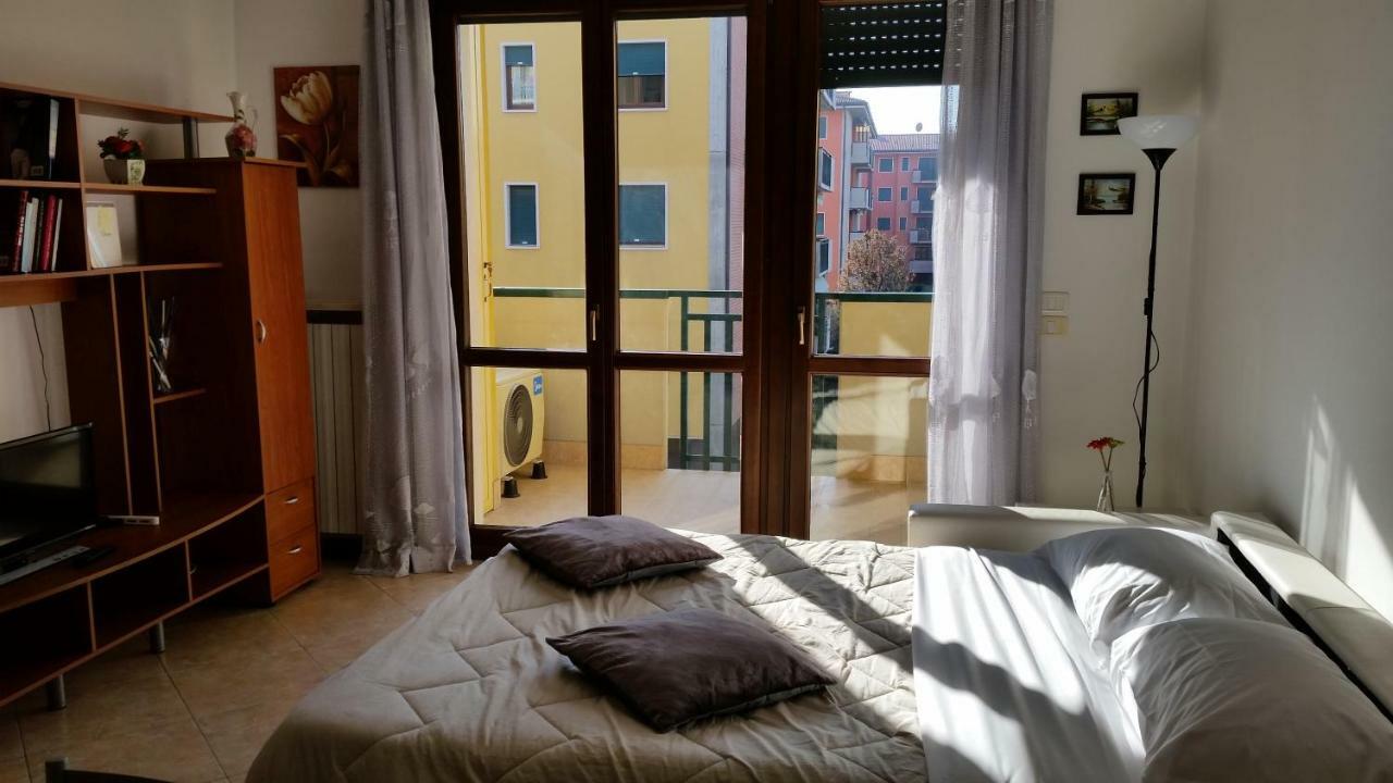 Bilocale Via Imola 4 Διαμέρισμα Βερόνα Εξωτερικό φωτογραφία
